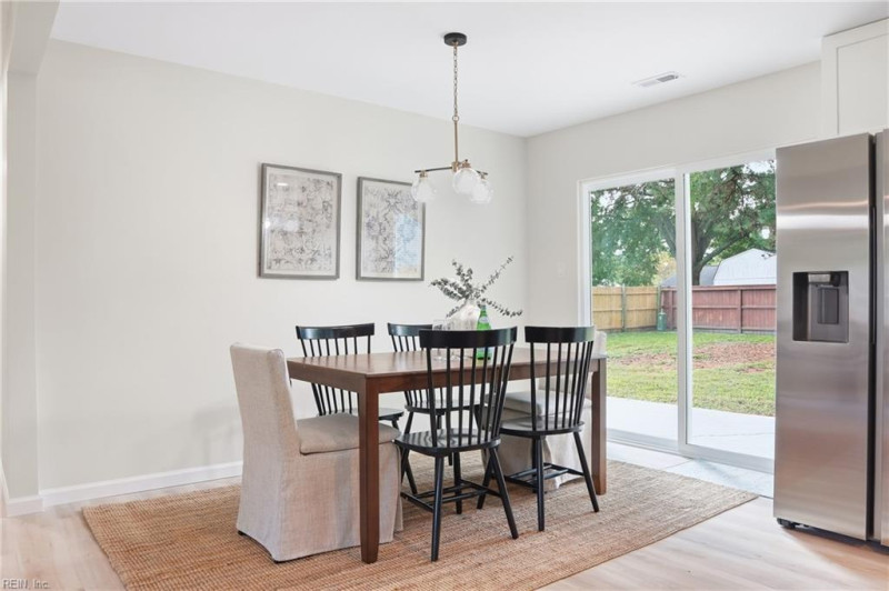 Photo 10 of 26 residential for sale in Chesapeake virginia