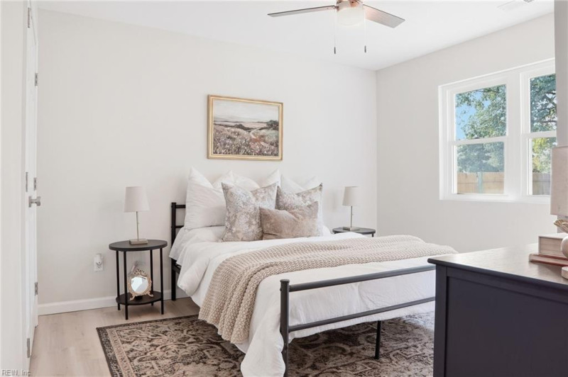 Photo 14 of 26 residential for sale in Chesapeake virginia