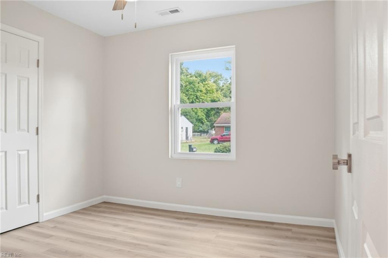 Photo 20 of 26 residential for sale in Chesapeake virginia