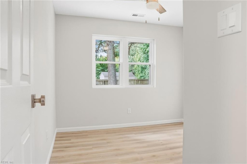 Photo 21 of 26 residential for sale in Chesapeake virginia