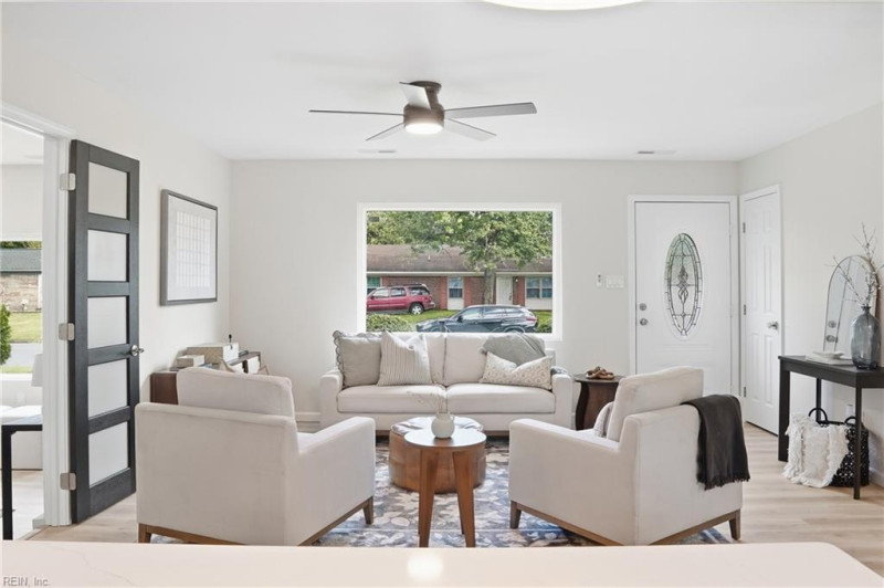 Photo 5 of 26 residential for sale in Chesapeake virginia