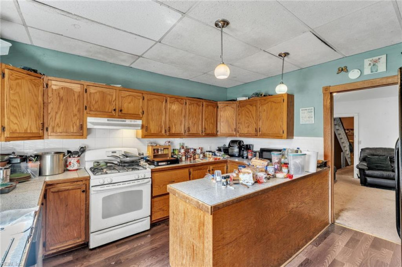 Photo 10 of 29 residential for sale in Chesapeake virginia