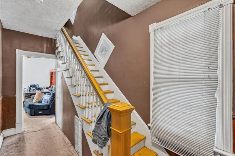 Photo 16 of 29 residential for sale in Chesapeake virginia