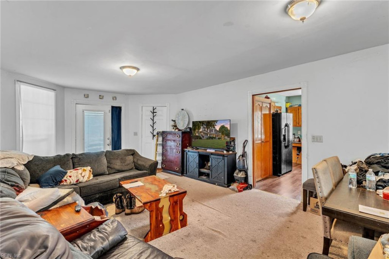 Photo 6 of 29 residential for sale in Chesapeake virginia