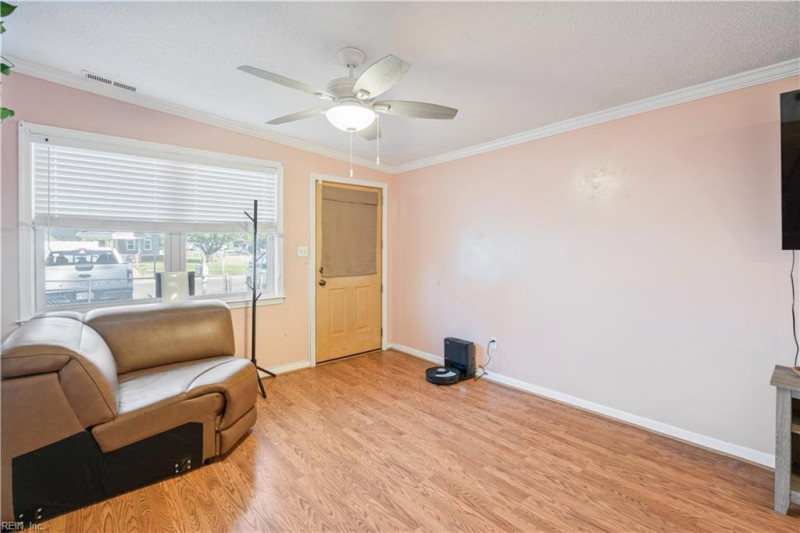 Photo 4 of 45 residential for sale in Chesapeake virginia Photo 4 of 45 residential for sale in Chesapeake virginia