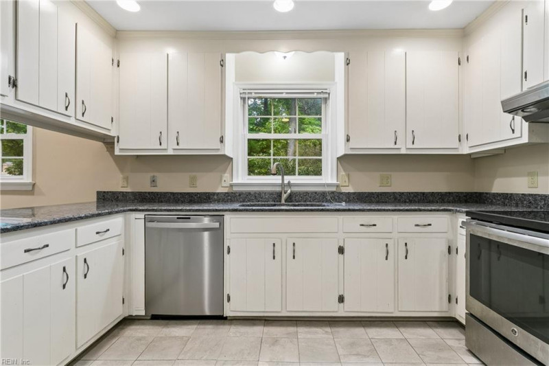 Photo 12 of 39 residential for sale in Newport News virginia