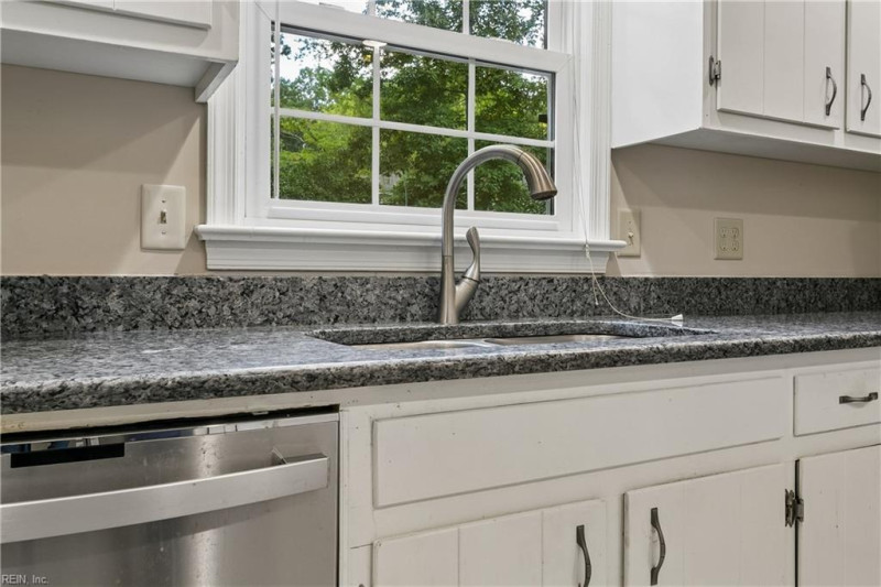 Photo 13 of 39 residential for sale in Newport News virginia