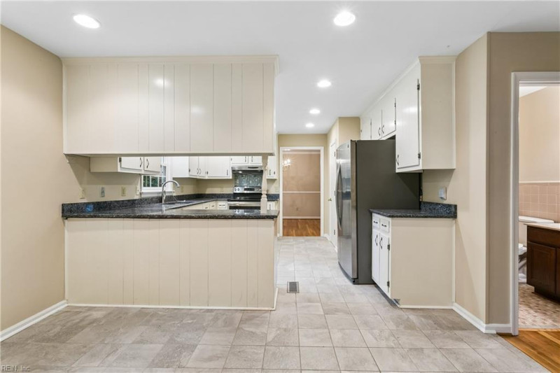Photo 15 of 39 residential for sale in Newport News virginia