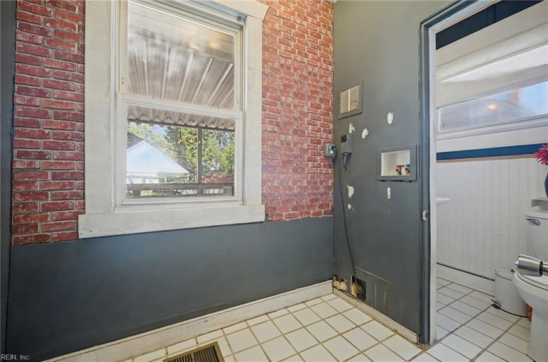 Photo 10 of 45 residential for sale in Norfolk virginia