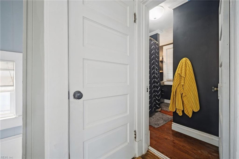 Photo 17 of 45 residential for sale in Norfolk virginia