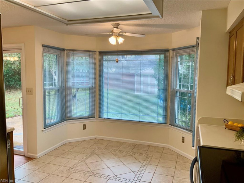 Photo 11 of 48 residential for sale in Virginia Beach virginia