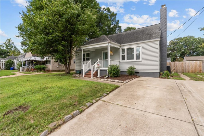 Photo 2 of 32 residential for sale in Norfolk virginia