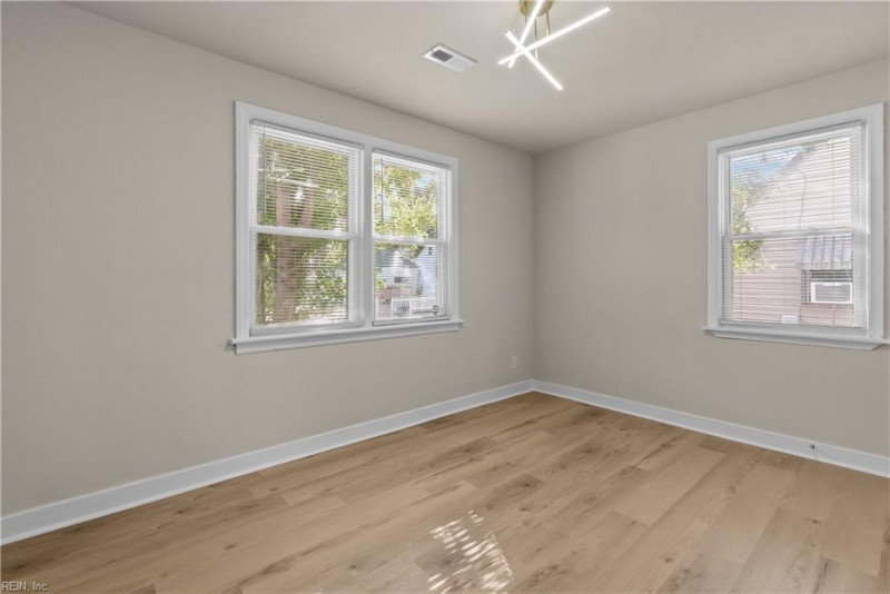 Photo 27 of 32 residential for sale in Norfolk virginia