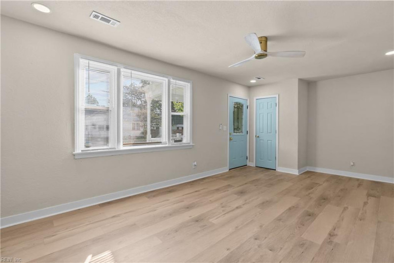 Photo 6 of 32 residential for sale in Norfolk virginia