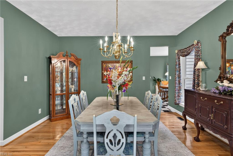Photo 12 of 50 residential for sale in Gloucester County virginia