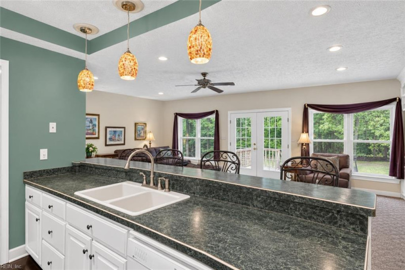 Photo 16 of 50 residential for sale in Gloucester County virginia