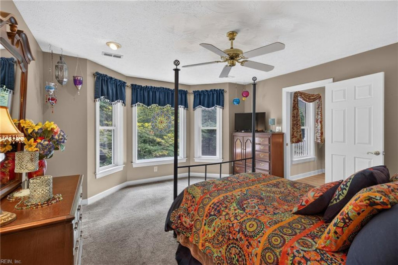 Photo 28 of 50 residential for sale in Gloucester County virginia