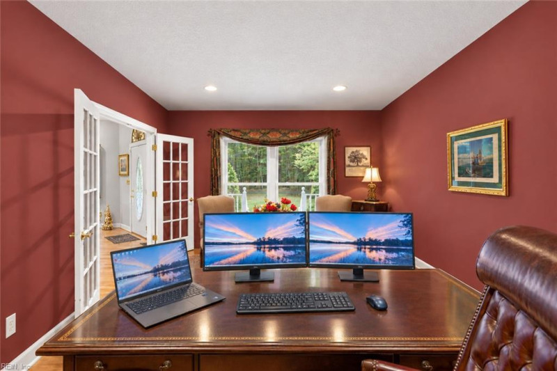 Photo 34 of 50 residential for sale in Gloucester County virginia