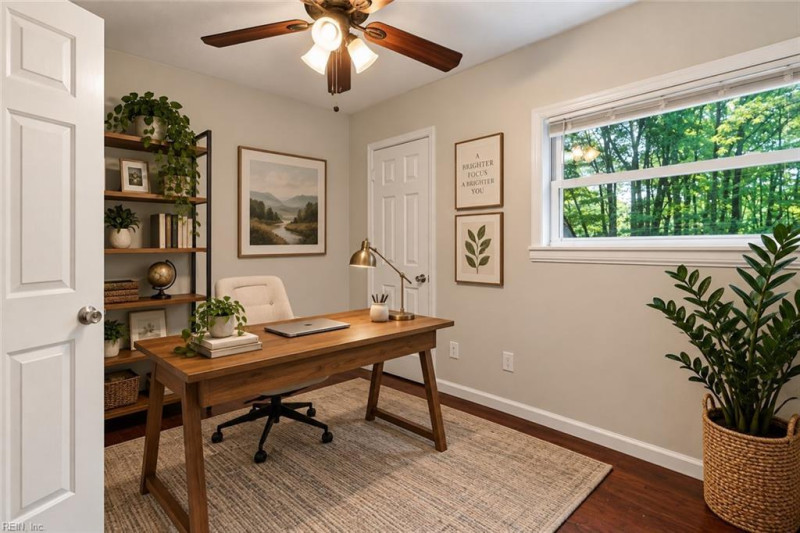 Photo 21 of 40 residential for sale in Gloucester County virginia