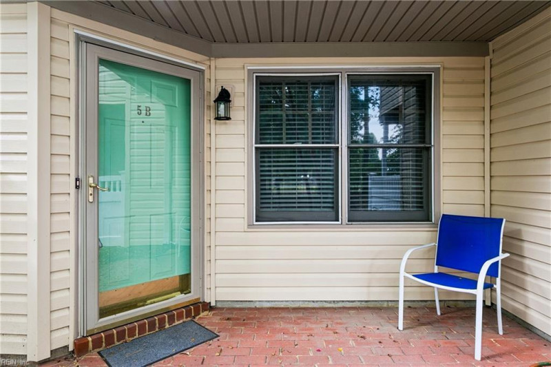 Photo 6 of 37 residential for sale in Hampton virginia