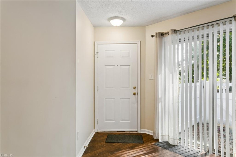 Photo 8 of 37 residential for sale in Hampton virginia