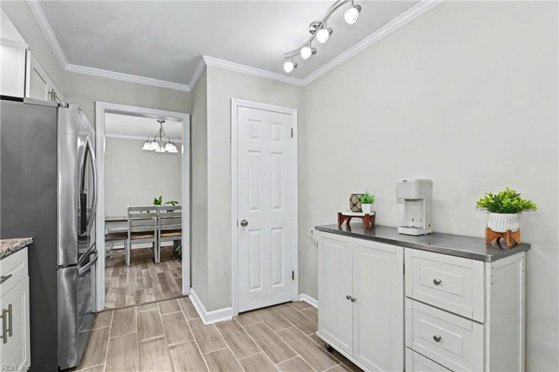 Photo 15 of 46 residential for sale in Chesapeake virginia
