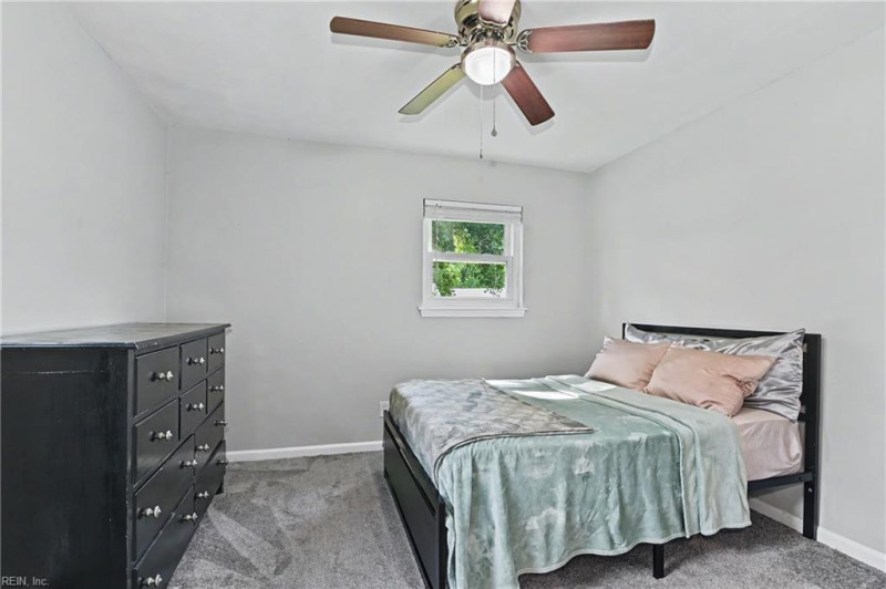 Photo 18 of 46 residential for sale in Chesapeake virginia