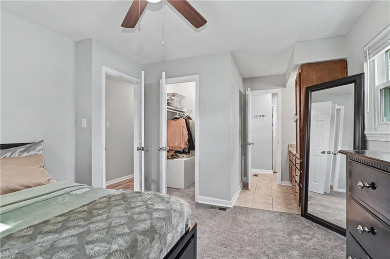 Photo 20 of 46 residential for sale in Chesapeake virginia