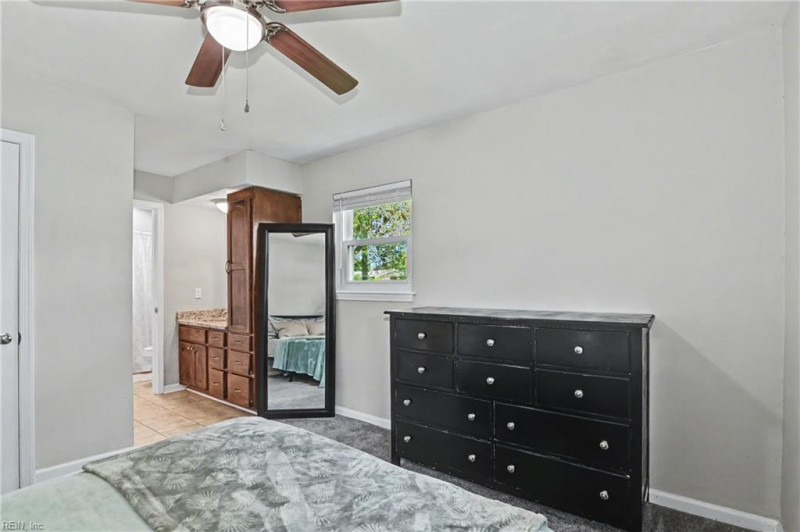 Photo 21 of 46 residential for sale in Chesapeake virginia