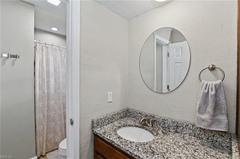Photo 23 of 46 residential for sale in Chesapeake virginia