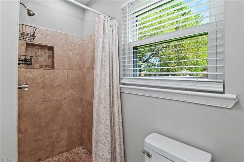 Photo 24 of 46 residential for sale in Chesapeake virginia