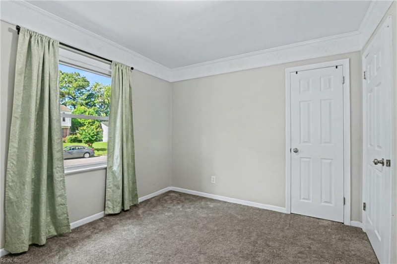 Photo 33 of 46 residential for sale in Chesapeake virginia