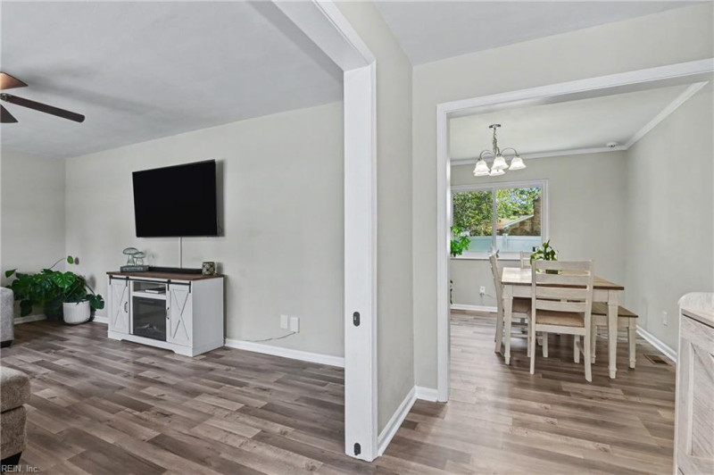 Photo 7 of 46 residential for sale in Chesapeake virginia