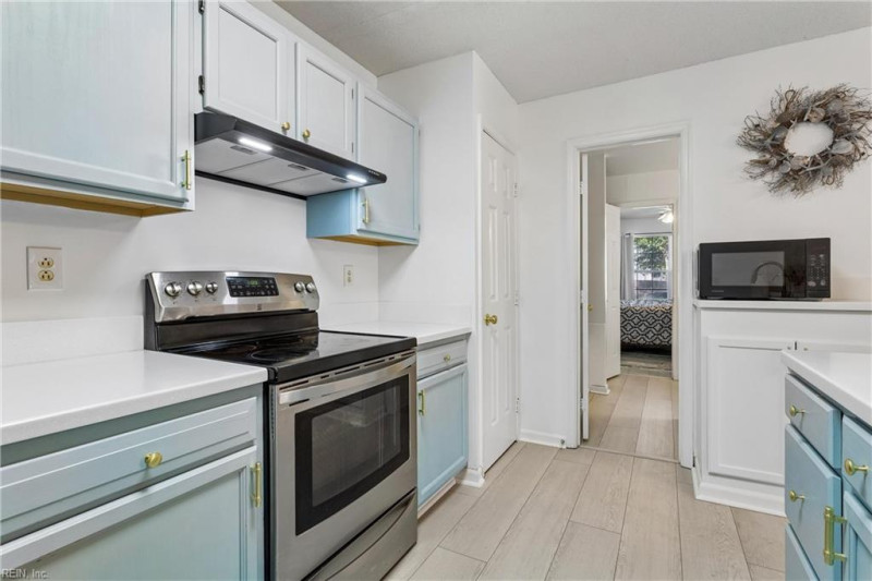 Photo 12 of 37 residential for sale in Chesapeake virginia