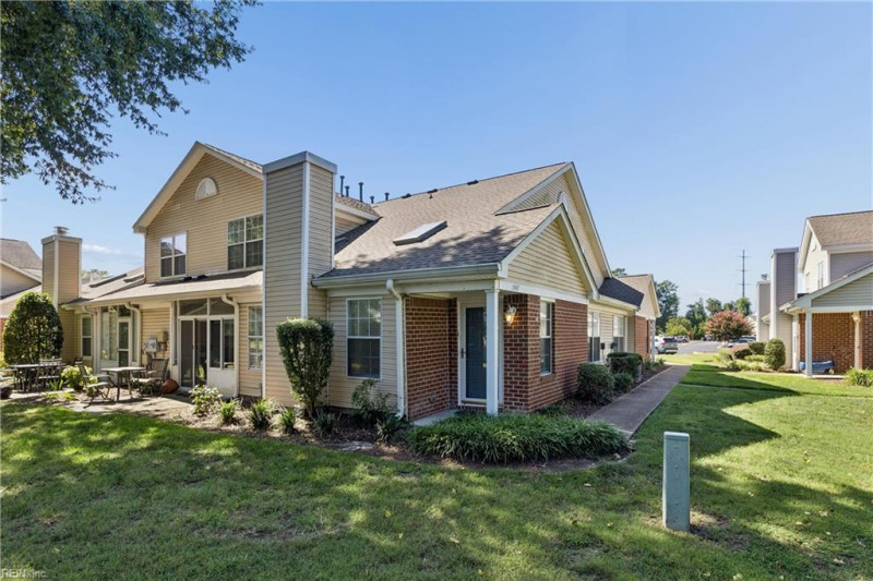 Photo 2 of 37 residential for sale in Chesapeake virginia