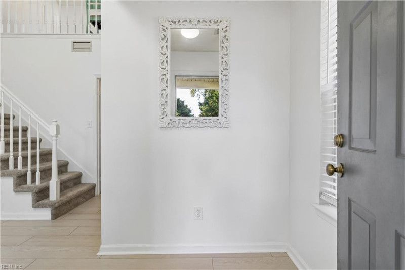Photo 3 of 37 residential for sale in Chesapeake virginia