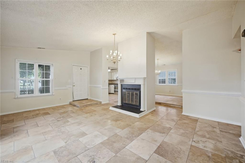 Photo 10 of 33 residential for sale in Virginia Beach virginia