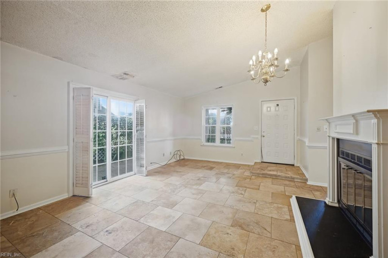 Photo 11 of 33 residential for sale in Virginia Beach virginia