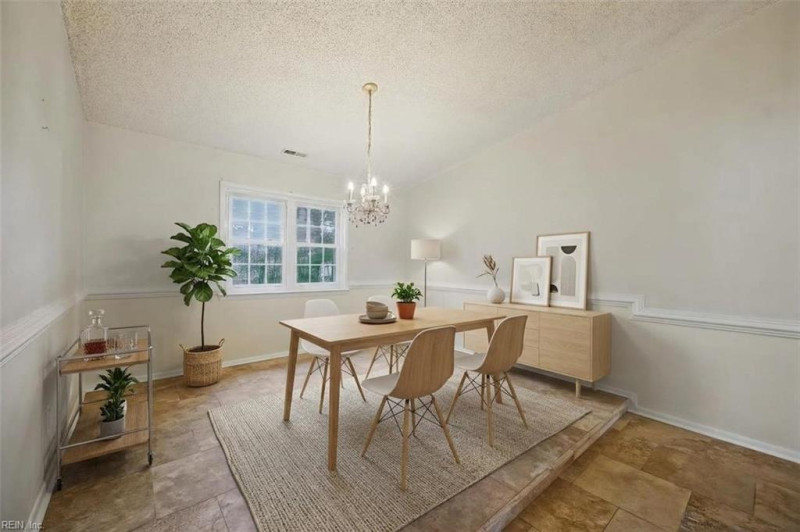 Photo 13 of 33 residential for sale in Virginia Beach virginia