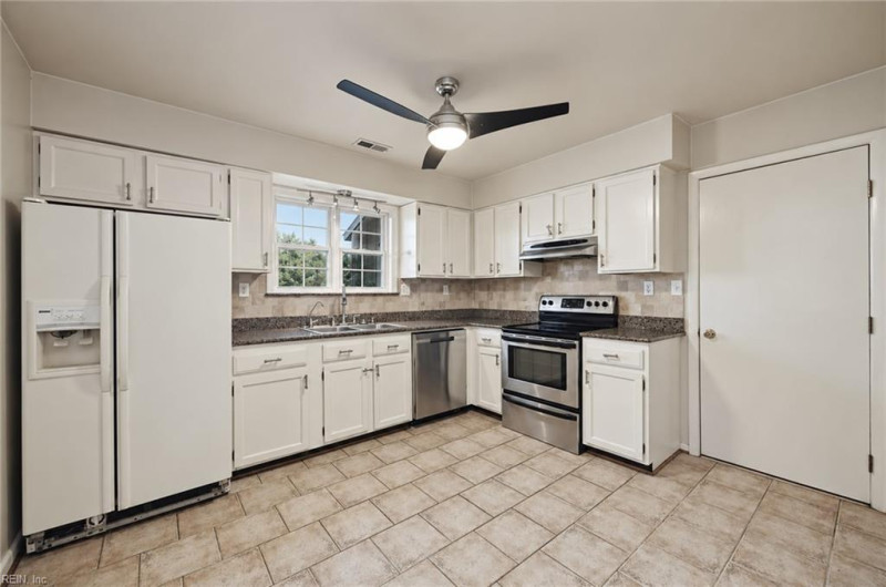 Photo 14 of 33 residential for sale in Virginia Beach virginia