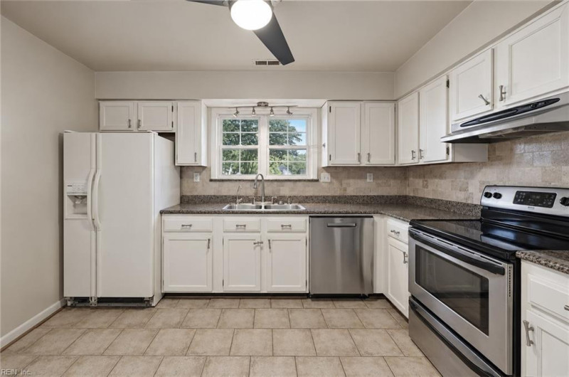 Photo 16 of 33 residential for sale in Virginia Beach virginia