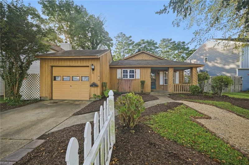 Photo 2 of 33 residential for sale in Virginia Beach virginia
