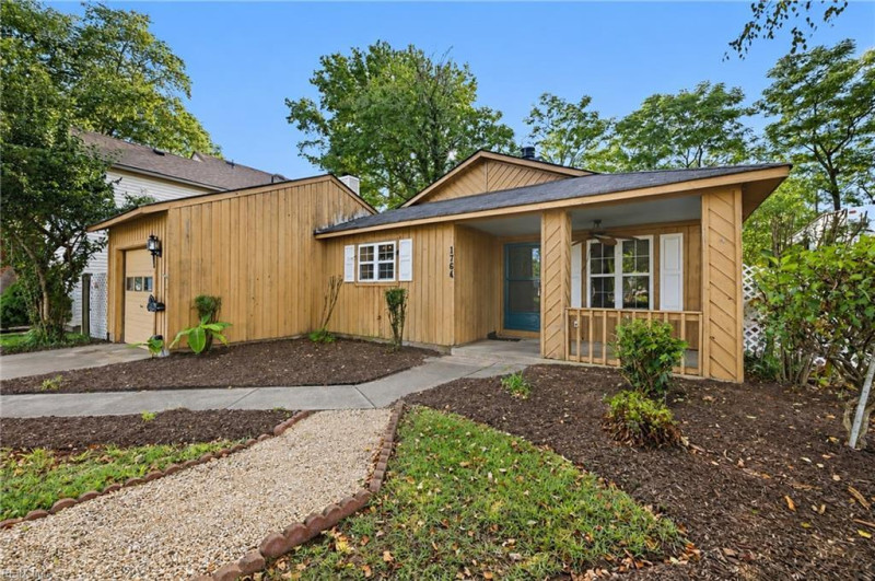 Photo 3 of 33 residential for sale in Virginia Beach virginia