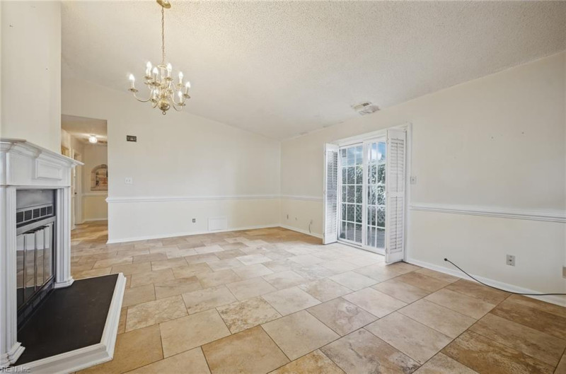 Photo 8 of 33 residential for sale in Virginia Beach virginia