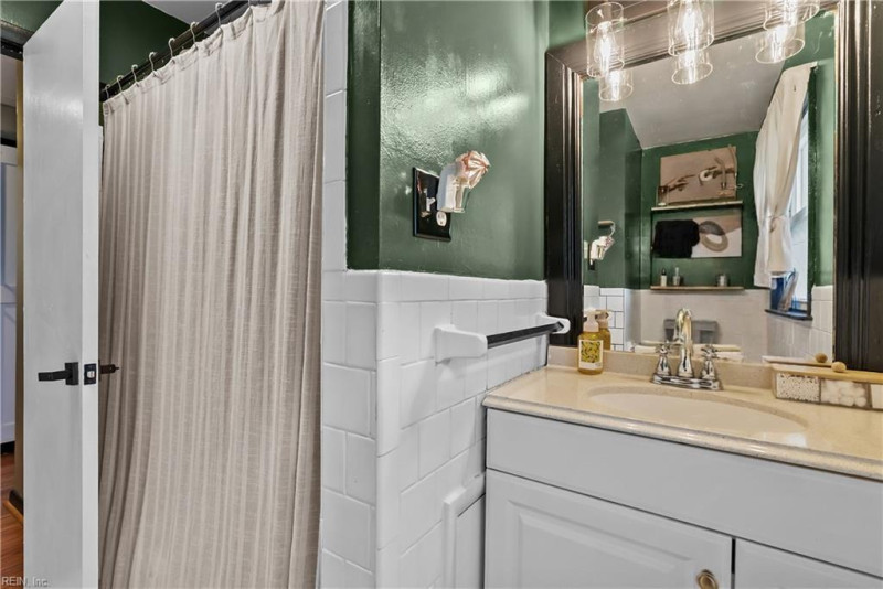 Photo 23 of 42 residential for sale in Chesapeake virginia Photo 23 of 42 residential for sale in Chesapeake virginia