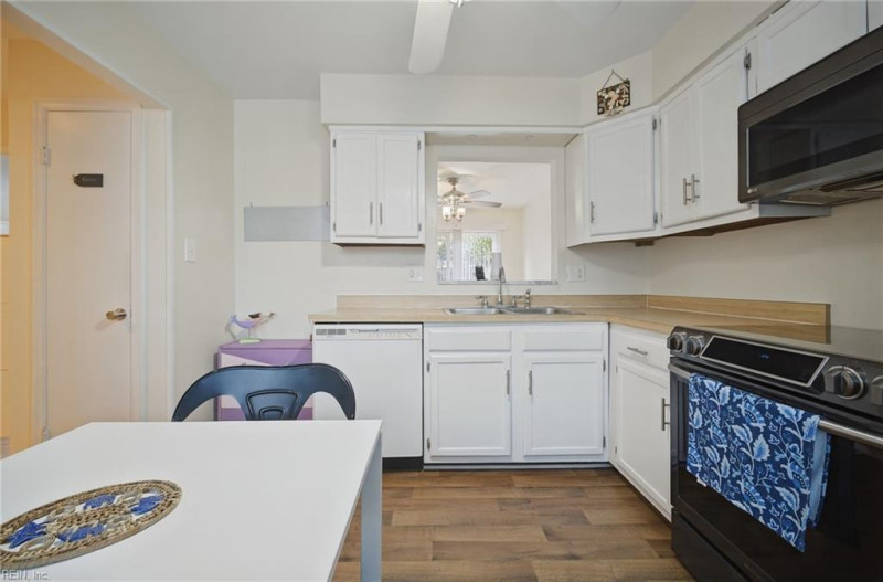 Photo 10 of 26 residential for sale in Virginia Beach virginia