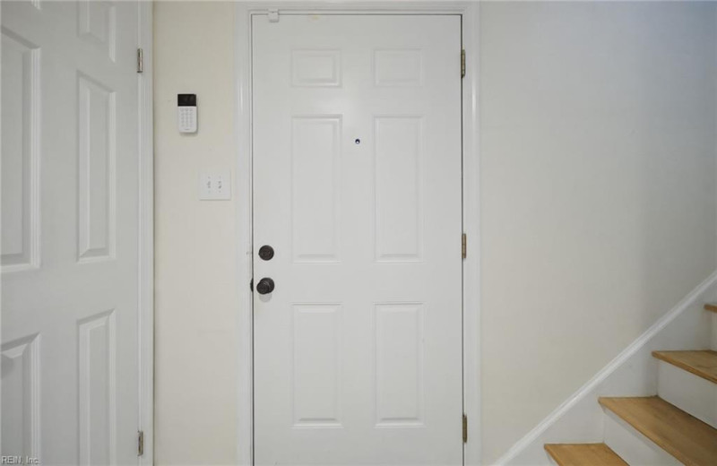 Photo 11 of 26 residential for sale in Virginia Beach virginia