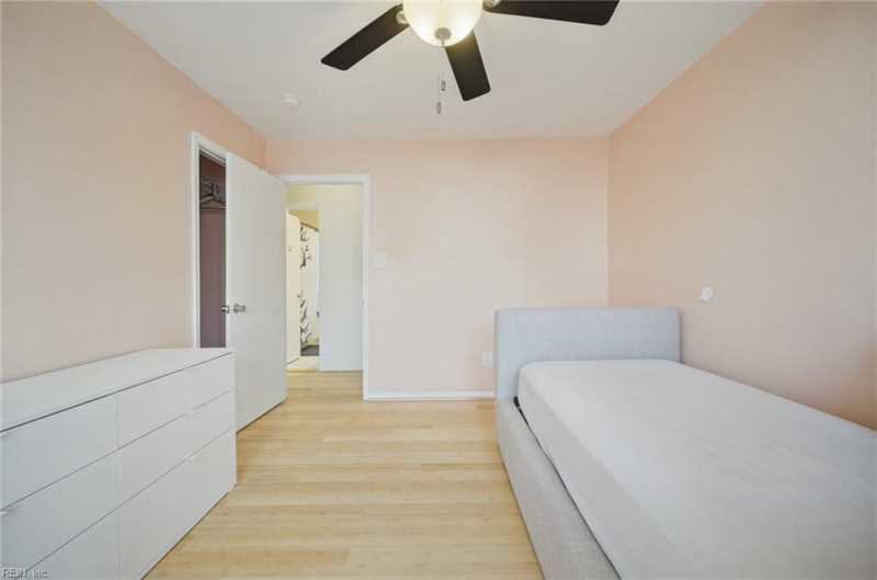 Photo 16 of 26 residential for sale in Virginia Beach virginia