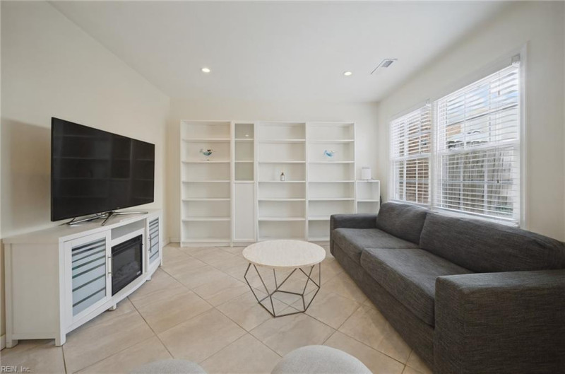 Photo 2 of 26 residential for sale in Virginia Beach virginia
