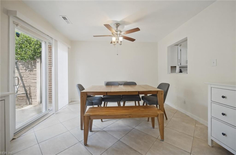 Photo 5 of 26 residential for sale in Virginia Beach virginia
